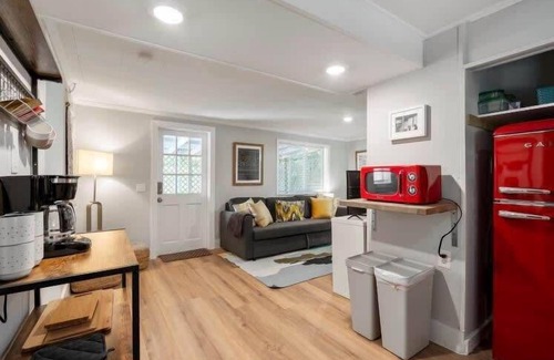 San Marco Apartment | Adorable 2 BR Tiny Home in Historic San Marco!
