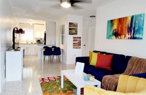 Wynwood Art District Apartment | Adorable 2bd/1ba Apartment in Wynwood - Free Parking Included!