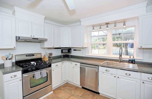 Whitemarsh Island House | Adorable Bungalow Near City, Marina, & Tybee Beach