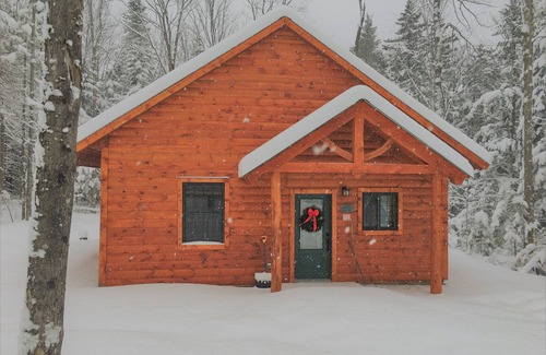 Ripton Cabin | Adorable cabin with screened porch and private fire pit