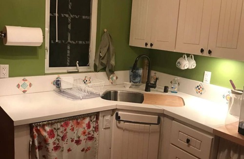 Bay Ho Condo | Adorable Cottage near Mission Bay, Monthy