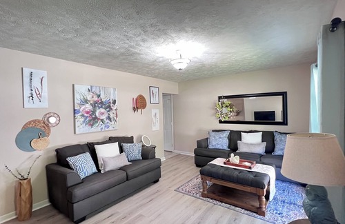 Kokomo House | Adorable Home Close to Everything!