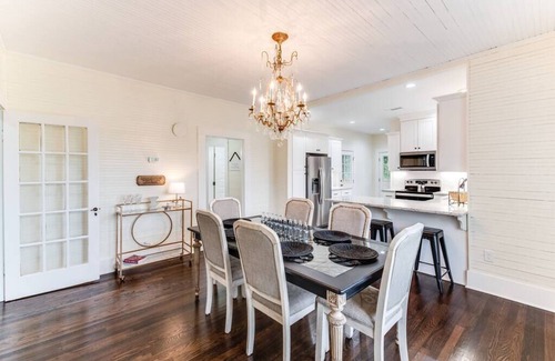 Taylorville House | Adorable home near the University of Alabama