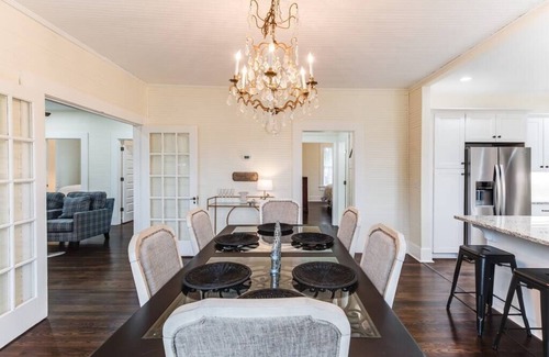 Taylorville House | Adorable home near the University of Alabama