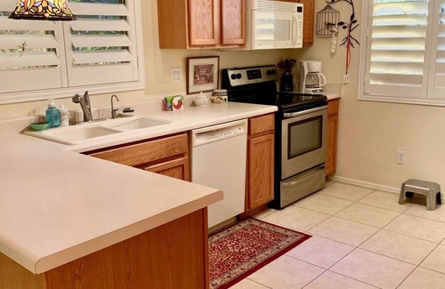 San Tan Valley House | Adorable one bedroom available in a 3 BD French country house-Golf! Pool!