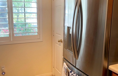 San Tan Valley House | Adorable one bedroom available in a 3 BD French country house-Golf! Pool!