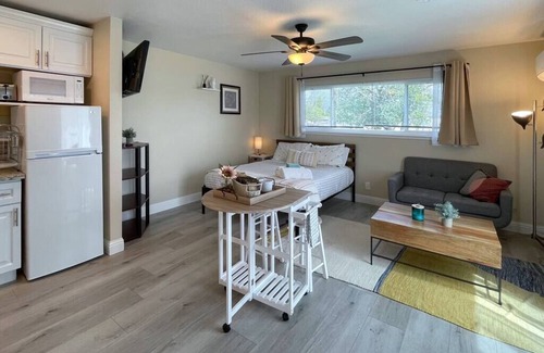 Arden-Arcade House | Adorable Private Guesthouse/Studio free parking