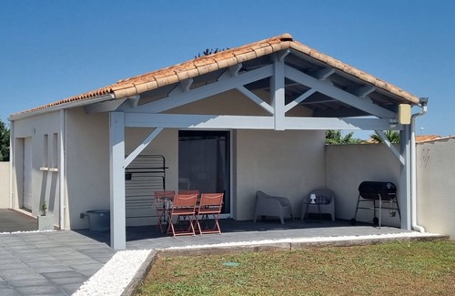 Angliers Cottage | Adorable quiet cottage near the sea