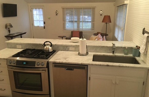 Sperryville Cottage | Adorable Rose Cottage in Village of Sperryville