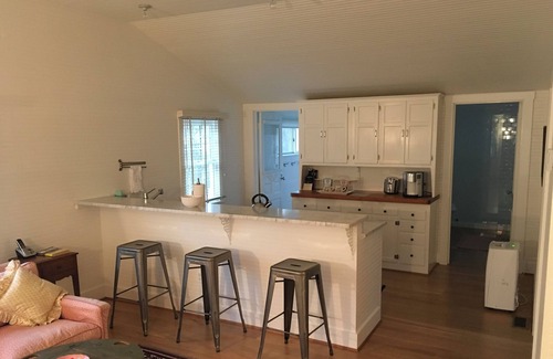 Sperryville Cottage | Adorable Rose Cottage in Village of Sperryville