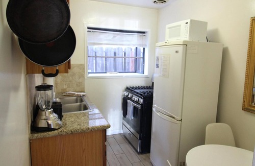 South Mission Beach Apartment | Adorable South Mission Studio-Steps to Ocean & Bay, Walk 5min to Belmont Park2