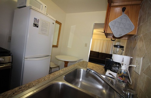 South Mission Beach Apartment | Adorable South Mission Studio-Steps to Ocean & Bay, Walk 5min to Belmont Park2