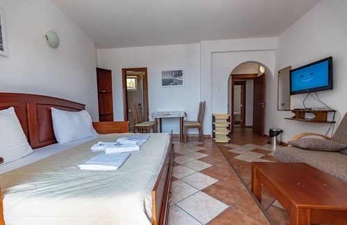 Gjerana House | Adriatic Apartment