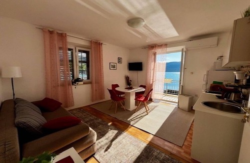 Hodilje House | Adriatic Gem: Waterfront home Private Beach & Garden in Serene village near Ston