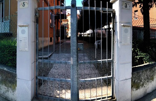 Bologna Fiere District Apartment | Aduepassidallafiera, apartment near the fair and Bologna.