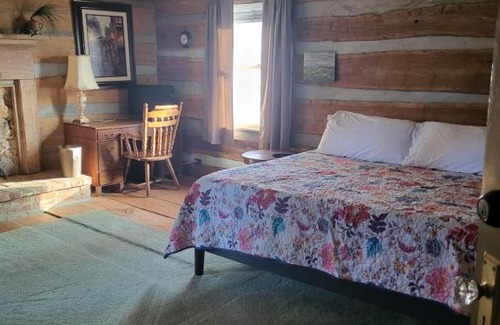 Russellville Bed & Breakfast | Adullam Hill Bed and Breakfast.LLC