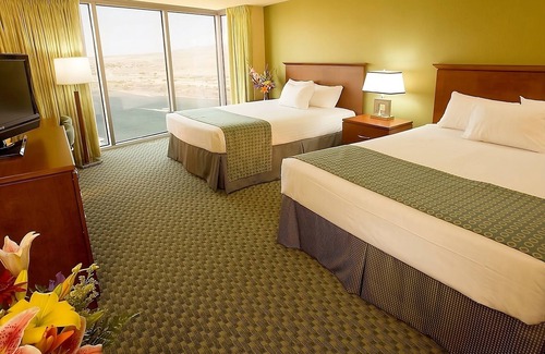 Laughlin Hotel | Adventure Awaits! 4 Spacious Units, Casino, Pool, Game Room, Nearby Riverwalk!