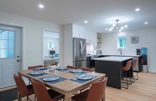 Armour Cottage | Adventure Awaits - Three Bedroom Cottage, Sleeps 6