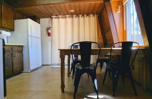 Big Bear Cabin | Adventure & Relaxation: Mountain Cabin