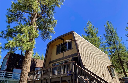 Big Bear Cabin | Adventure & Relaxation: Mountain Cabin
