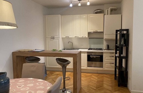 Verona City Centre Apartment | ADVERONA FLAT- VERONA JOURNEYS IN THE CITY CENTRE WITH PARKING