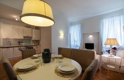 Verona City Centre Apartment | ADVERONA FLAT- VERONA JOURNEYS IN THE CITY CENTRE WITH PARKING
