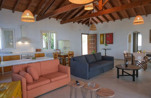 Marathokampos Apartment | Aegean Sea Views-Marathos Retreat, Samos