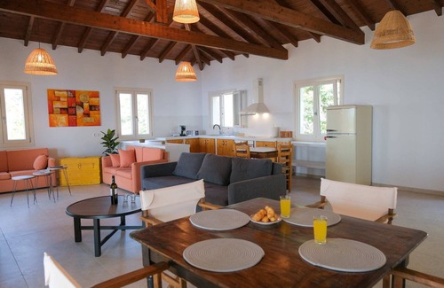 Marathokampos Apartment | Aegean Sea Views-Marathos Retreat, Samos