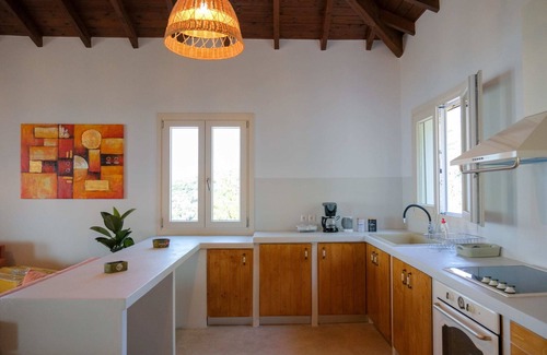 Marathokampos Apartment | Aegean Sea Views-Marathos Retreat, Samos