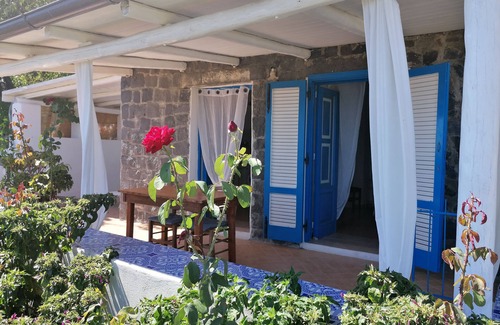Santa Marina Salina House | Aeolian cottage sea view