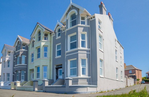 Peel Apartment | Aer Varrey - a holiday apartment with sea views that sleeps 3 guests