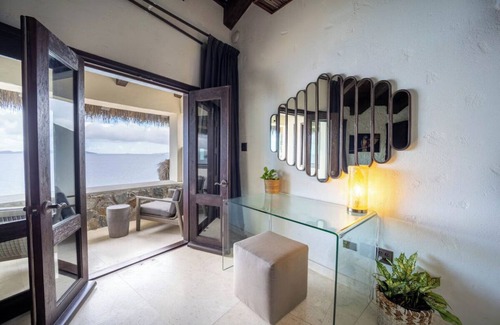 East End Villa | Aerial Clarity Room