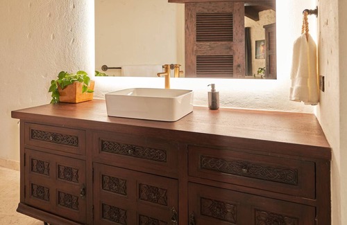 East End Villa | Aerial Clarity Room