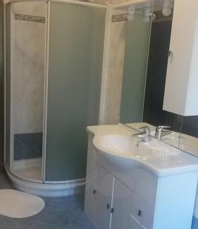 Mese House | AFFITTACAMERE VALCHIAVENNA con PARCHEGGIO PRIVATO SUL POSTO! - Foresteria Lombarda ad apprezzata Gestione Familiare dal 2012, Qualità-Prezzo TOP! "Guest-House with PRIVATE PARKING ON SITE! Appreciated Family Management since 2012, Quality-Price TOP!"