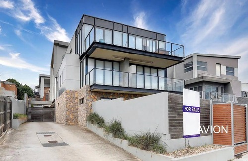 Maribyrnong Apartment | Affordable 2BR Apartment near Melbourne CBD Address:125Raleigh Road,Maribyrnong