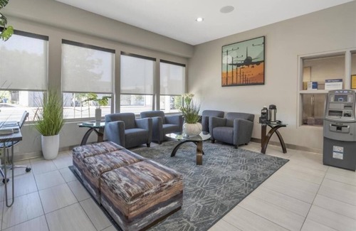Inglewood Hotel | Affordable Comfort Near Top LA Beaches – Relax Post-Venice Boardwalk Stroll