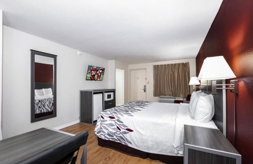 FM 1960 House | Affordable Comfort Perfectly Positioned for Highway Travelers and Tourists