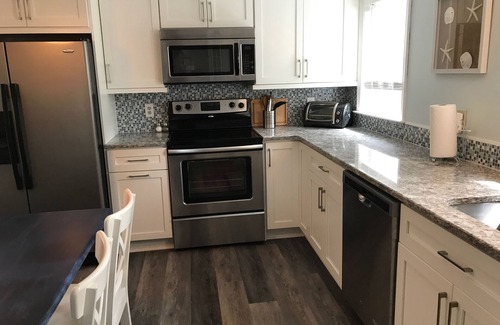 Dodds Addition Condo | Affordable Family-Friendly Condo, Walk to Beach/Town