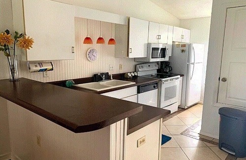 Northwest Pensacola House | Affordable Family & Pet-Friendly Comfort Quick Drive to Beaches, Bases & DTown