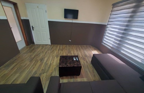 Mallam Apartment | Affordable & Sweet One Bedroom Apartment with Living Room & Bathtub