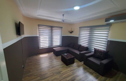 Mallam Apartment | Affordable & Sweet One Bedroom Apartment with Living Room & Bathtub
