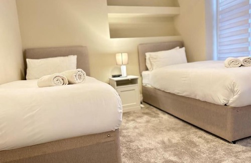 Thornton Heath Apartment | Affordable luxury flat in London - cosy and homely