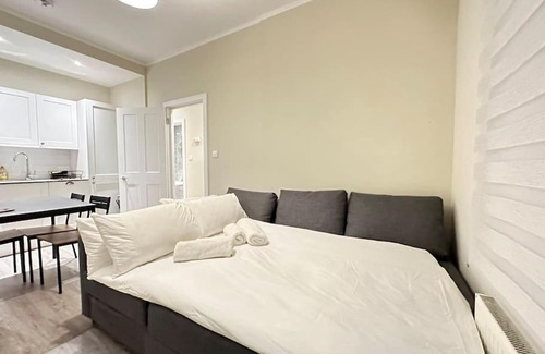 Thornton Heath Apartment | Affordable luxury flat in London - cosy and homely