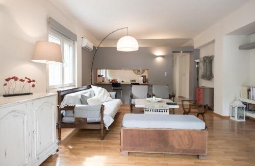 Chalandri Apartment | Affordable luxury garden apartment