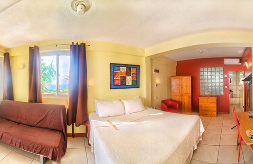 Picard Hotel | Affordable Luxury ⭐Pool⛱A/C☀️Breakfast w a View
