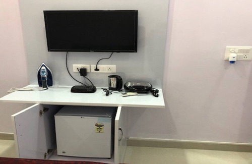 B4 Block Apartment | Affordable New Dehli Apartment No. 1