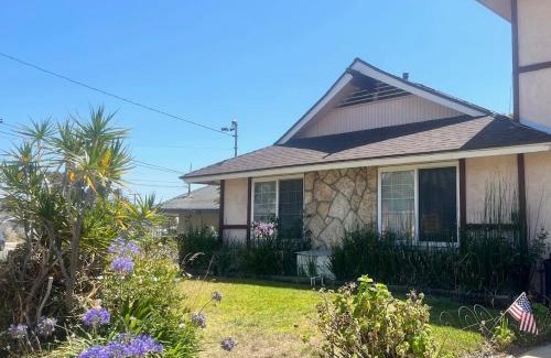 Clairemont Mesa East House | Affordable Private Room with Pool Access and Free Parking Near Zoo and Beaches