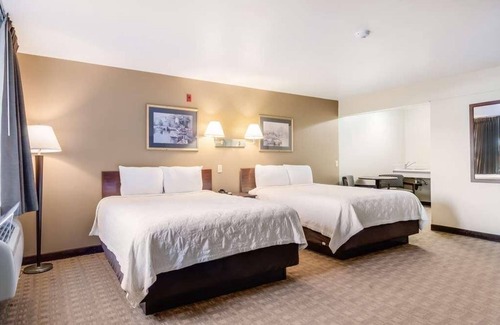Aberdeen Hotel | Affordable Stay at GuestHouse Montesano! Free Parking & Bfast, Pet-Friendly!