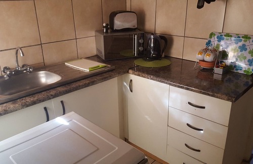 Krugersdorp North House | African Sky Bed and Breakfast