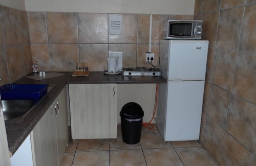 Krugersdorp North House | African Sky Bed and Breakfast